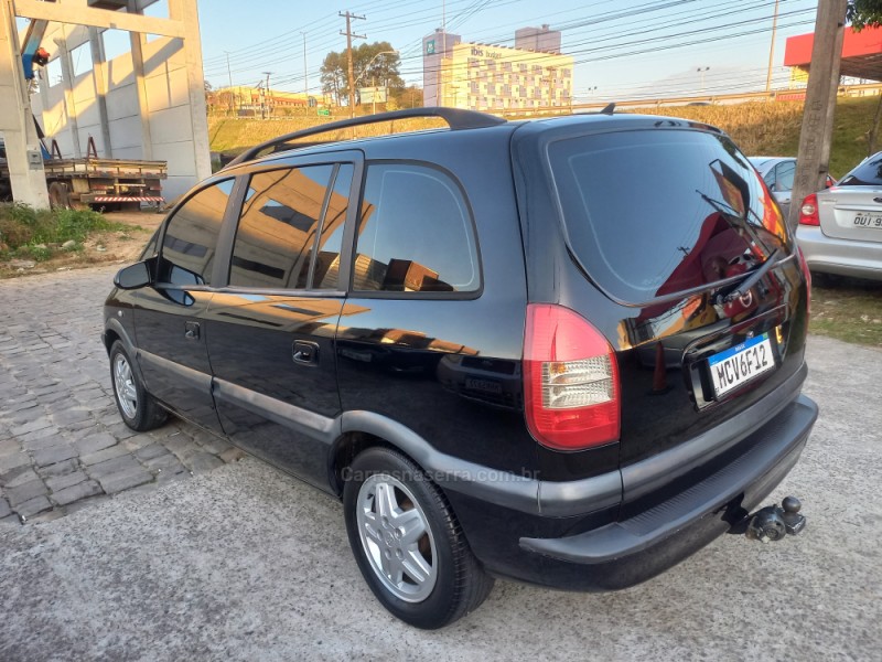 ZAFIRA 2.0 MPFI CD 8V GASOLINA 4P MANUAL - 2002 - FARROUPILHA