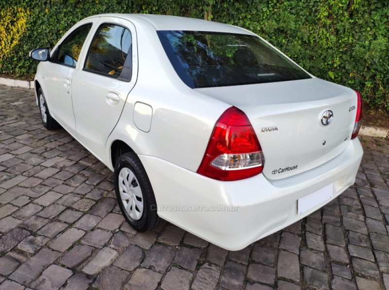 ETIOS 1.5 X SEDAN 16V FLEX 4P MANUAL - 2018 - FARROUPILHA
