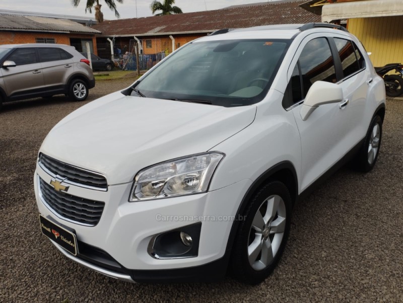 tracker 1.8 mpfi ltz 4x2 16v flex 4p automatico 2014 igrejinha