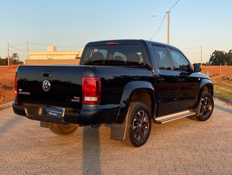 AMAROK 2.0 TRENDLINE 4X4 CD 16V TURBO INTERCOOLER DIESEL 4P AUTOMÁTICO - 2017 - MONTENEGRO