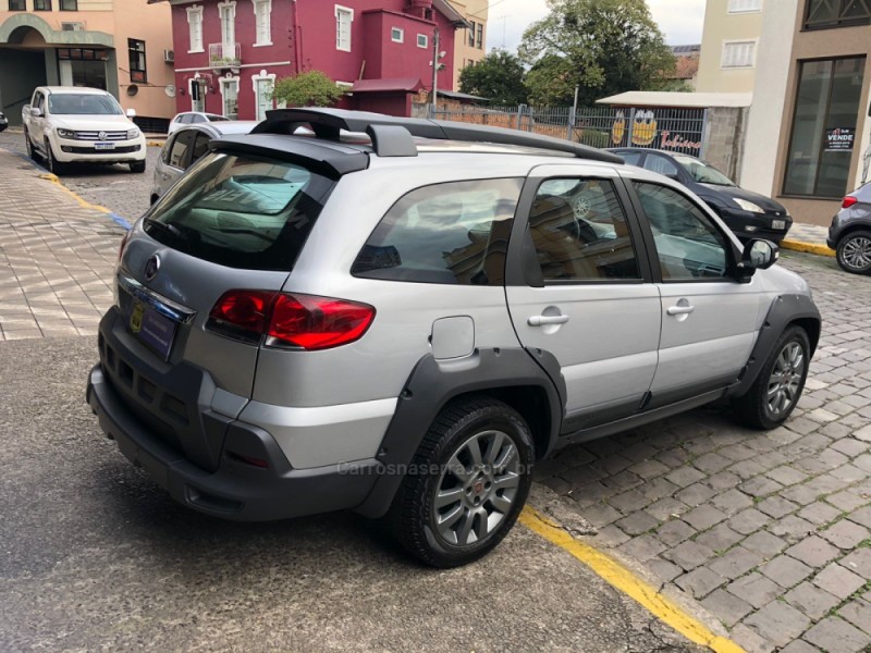 PALIO 1.8 MPI ADVENTURE WEEKEND 8V FLEX 4P MANUAL - 2018 - GARIBALDI