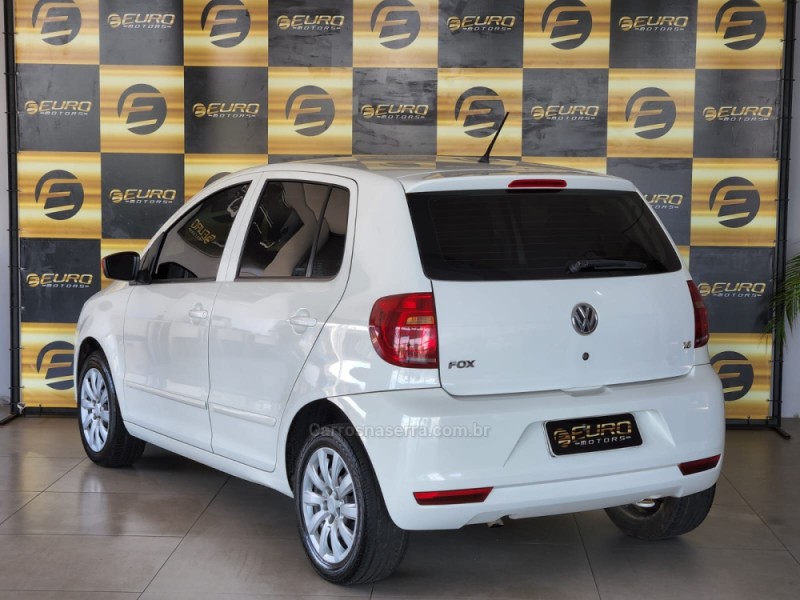 FOX 1.6 MI 8V FLEX 4P MANUAL - 2011 - PORTãO