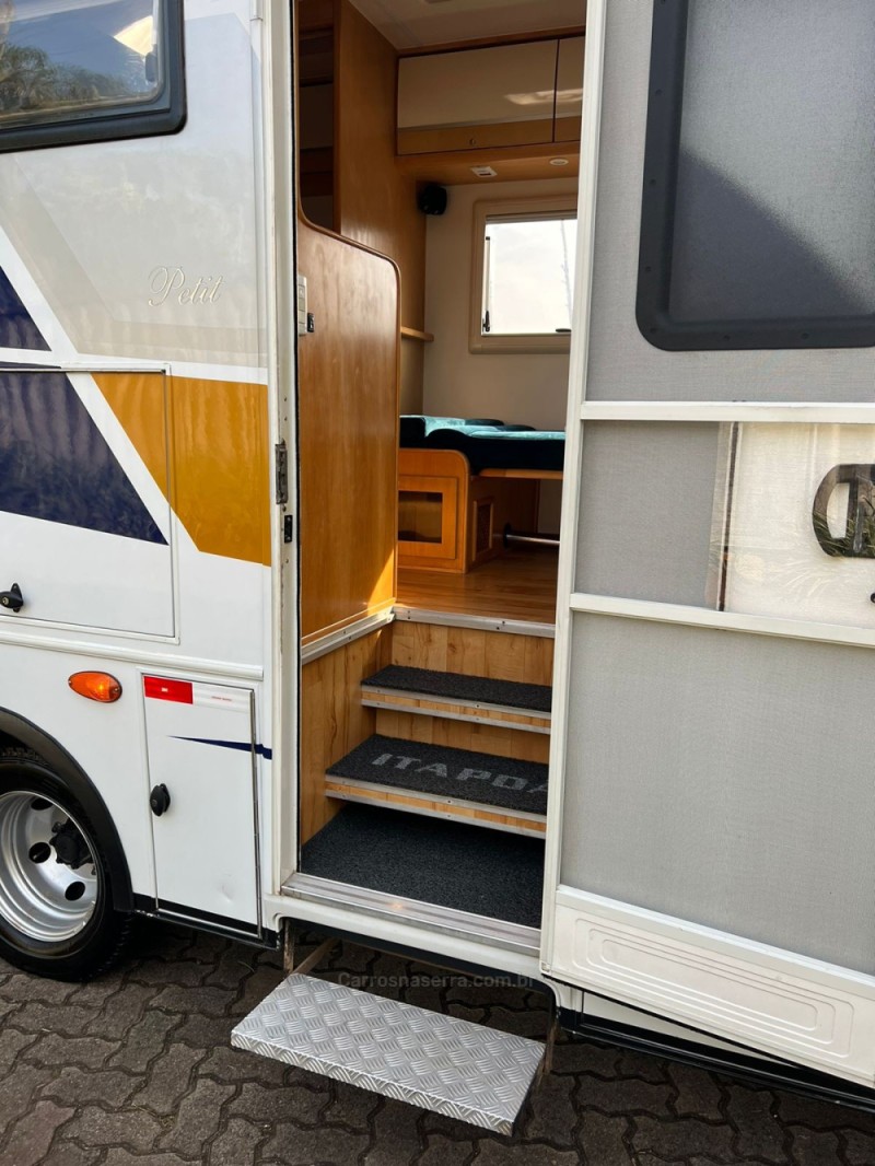 SPRINTER 2.2 CHASSI 515 EXTRA LONGO DIESEL 3P MANUAL - 2016 - ESTâNCIA VELHA