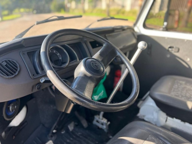 KOMBI 1.4 MI FURGÃO 8V FLEX 3P MANUAL - 2014 - ESTâNCIA VELHA