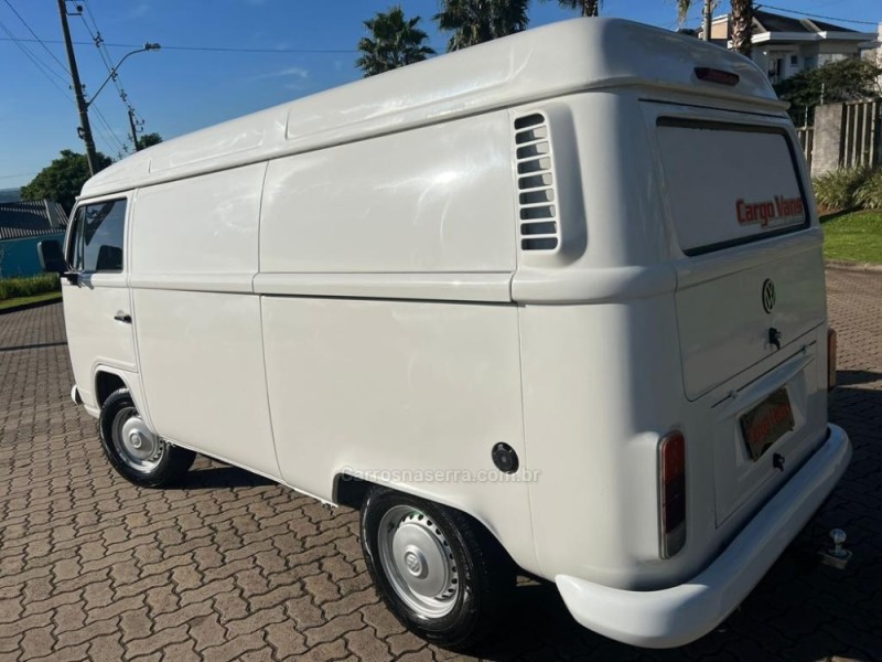 KOMBI 1.4 MI FURGÃO 8V FLEX 3P MANUAL - 2014 - ESTâNCIA VELHA