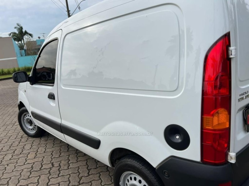 KANGOO 1.6 EXPRESS 16V FLEX 3P MANUAL - 2017 - ESTâNCIA VELHA