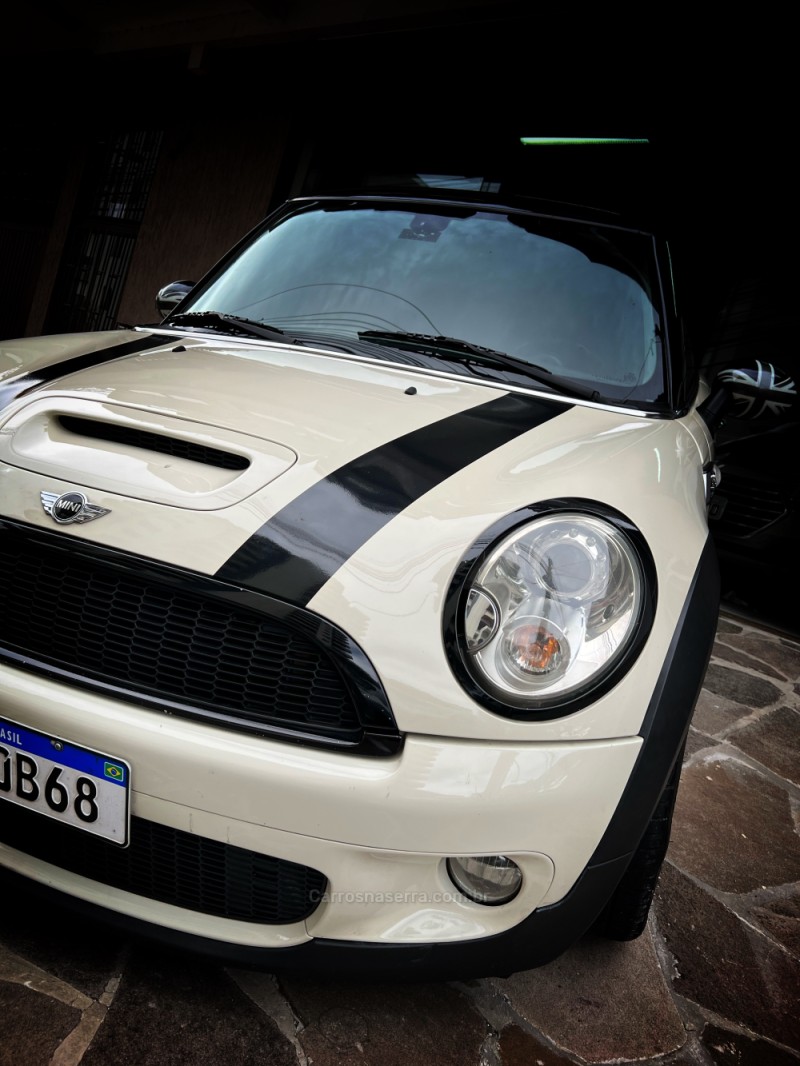 COOPER 1.6 S 16V TURBO GASOLINA 2P AUTOMÁTICO - 2010 - CAXIAS DO SUL