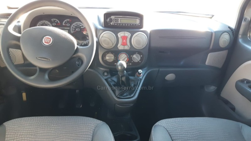 DOBLÓ 1.8 MPI ADVENTURE 8V FLEX 4P MANUAL - 2012 - FARROUPILHA