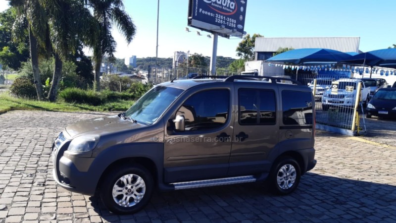 DOBLÓ 1.8 MPI ADVENTURE 8V FLEX 4P MANUAL - 2012 - FARROUPILHA