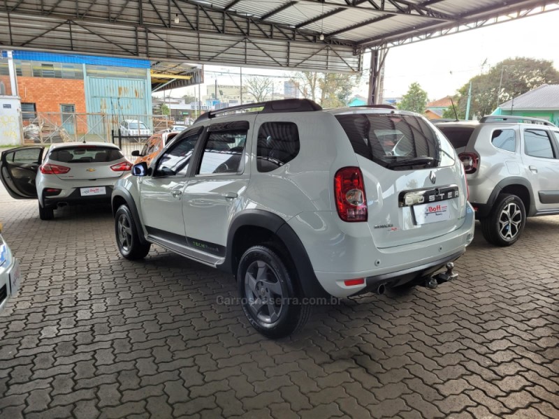 DUSTER 2.0 TECH ROAD II 4X2 16V FLEX 4P AUTOMÁTICO - 2015 - CAXIAS DO SUL