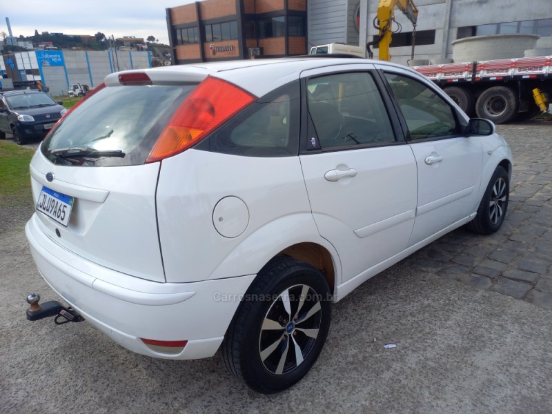 FOCUS 2.0 GHIA 16V FLEX 4P MANUAL - 2007 - FARROUPILHA