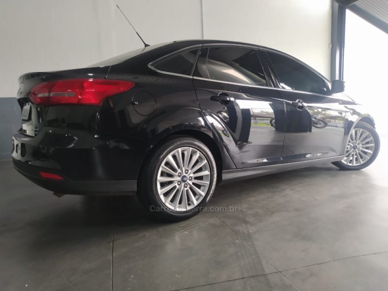 FOCUS 2.0 TITANIUM SEDAN 16V FLEX 4P AUTOMÁTICO - 2017 - CAXIAS DO SUL