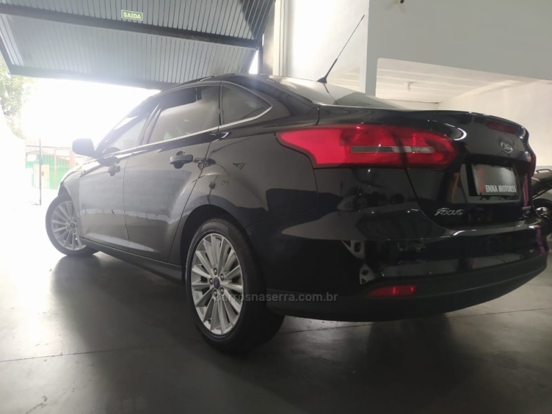 FOCUS 2.0 TITANIUM SEDAN 16V FLEX 4P AUTOMÁTICO - 2017 - CAXIAS DO SUL