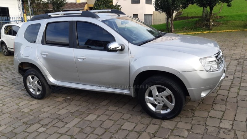 DUSTER 2.0 DYNAMIQUE 4X2 16V FLEX 4P AUTOMÁTICO - 2015 - FARROUPILHA