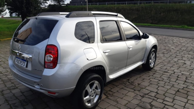 DUSTER 2.0 DYNAMIQUE 4X2 16V FLEX 4P AUTOMÁTICO - 2015 - FARROUPILHA