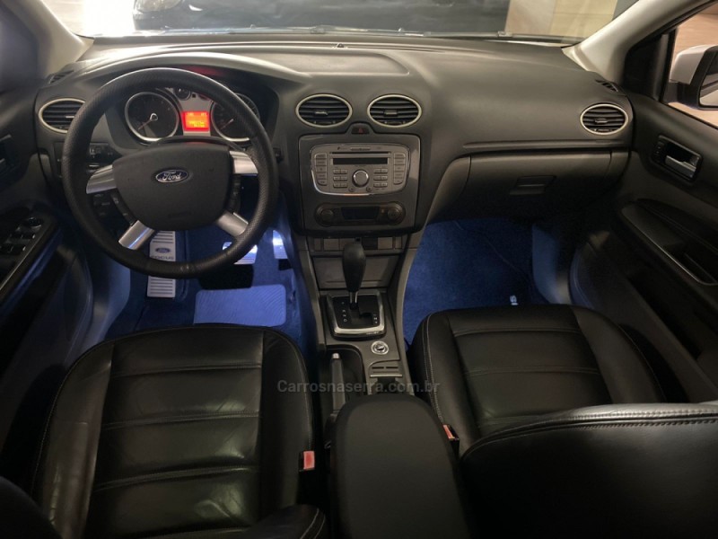 FOCUS 2.0 GHIA SEDAN 16V GASOLINA 4P AUTOMÁTICO - 2011 - CAXIAS DO SUL