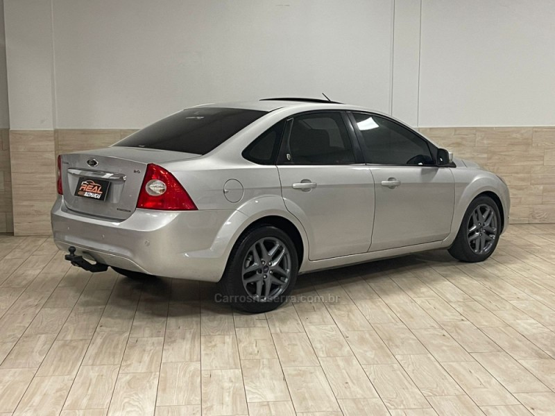 FOCUS 2.0 GHIA SEDAN 16V GASOLINA 4P AUTOMÁTICO - 2011 - CAXIAS DO SUL