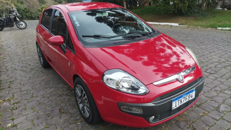 PUNTO 1.6 ESSENCE SP DUALOGIC 16V FLEX 4P AUTOMATIZADO - 2013 - FARROUPILHA