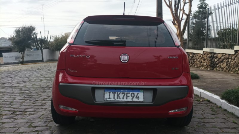 PUNTO 1.6 ESSENCE SP DUALOGIC 16V FLEX 4P AUTOMATIZADO - 2013 - FARROUPILHA