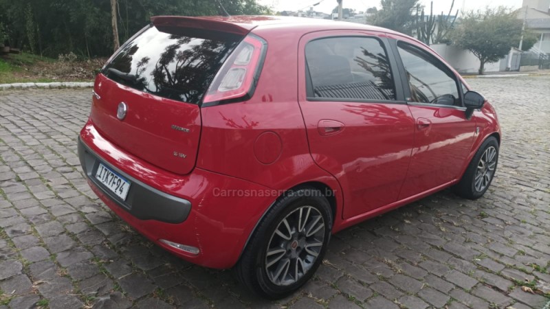 PUNTO 1.6 ESSENCE SP DUALOGIC 16V FLEX 4P AUTOMATIZADO - 2013 - FARROUPILHA