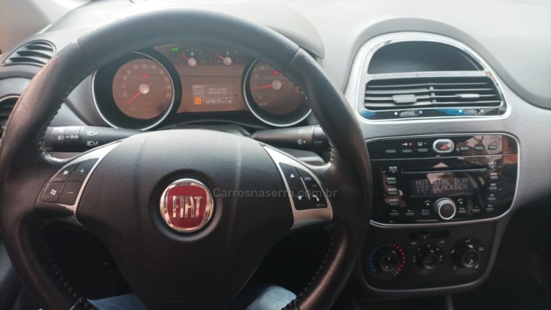 PUNTO 1.6 ESSENCE SP DUALOGIC 16V FLEX 4P AUTOMATIZADO - 2013 - FARROUPILHA