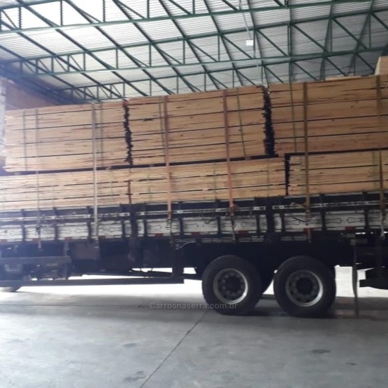 TECTOR 240E25 6X2 - 2011 - ANTôNIO PRADO