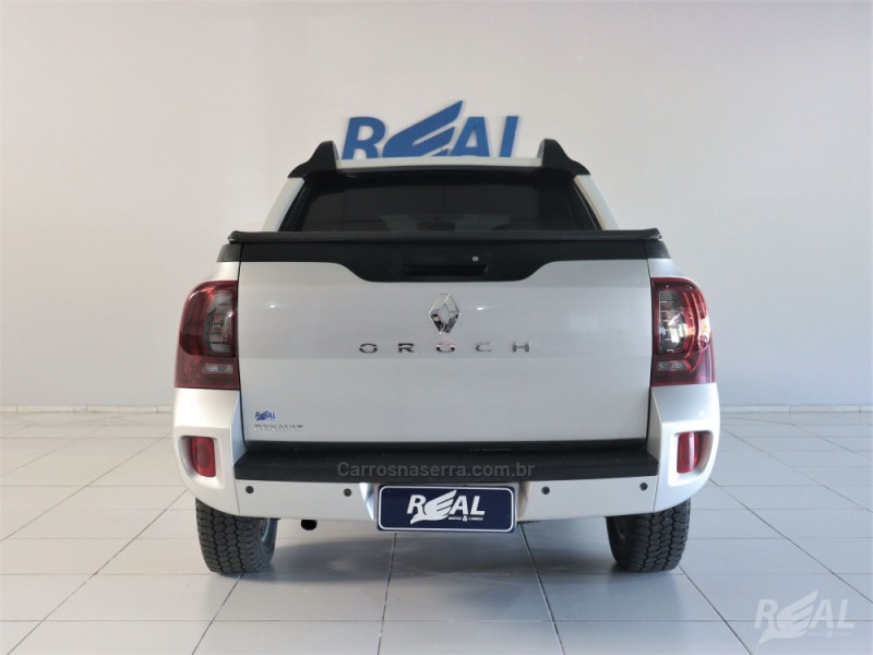 DUSTER OROCH 2.0 16V FLEX DYNAMIQUE 4P AUTOMÁTICO - 2017 - SAPIRANGA