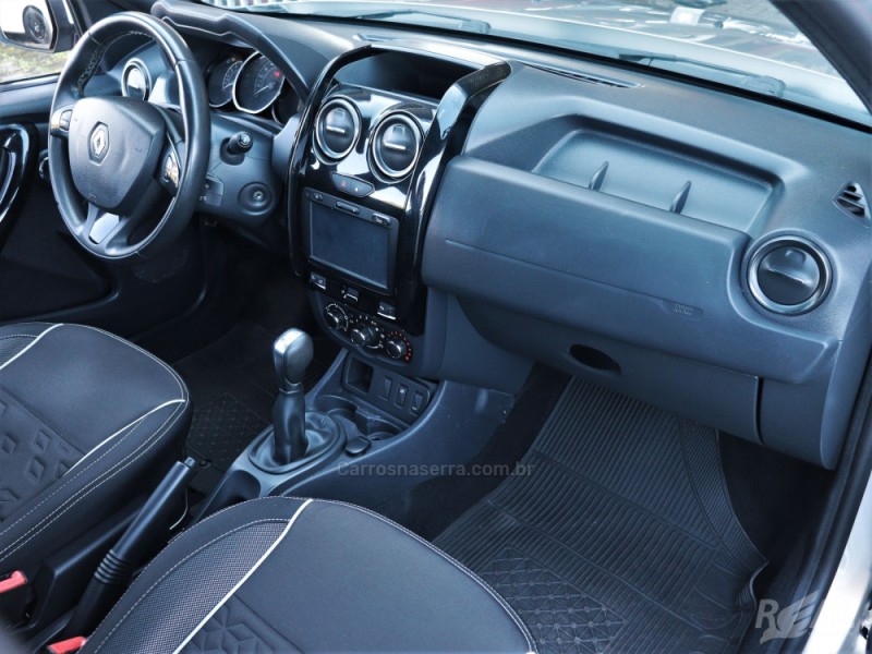 DUSTER OROCH 2.0 16V FLEX DYNAMIQUE 4P AUTOMÁTICO - 2017 - SAPIRANGA