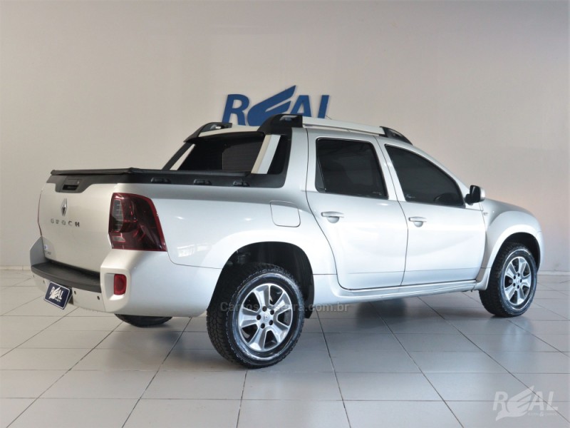 DUSTER OROCH 2.0 16V FLEX DYNAMIQUE 4P AUTOMÁTICO - 2017 - SAPIRANGA