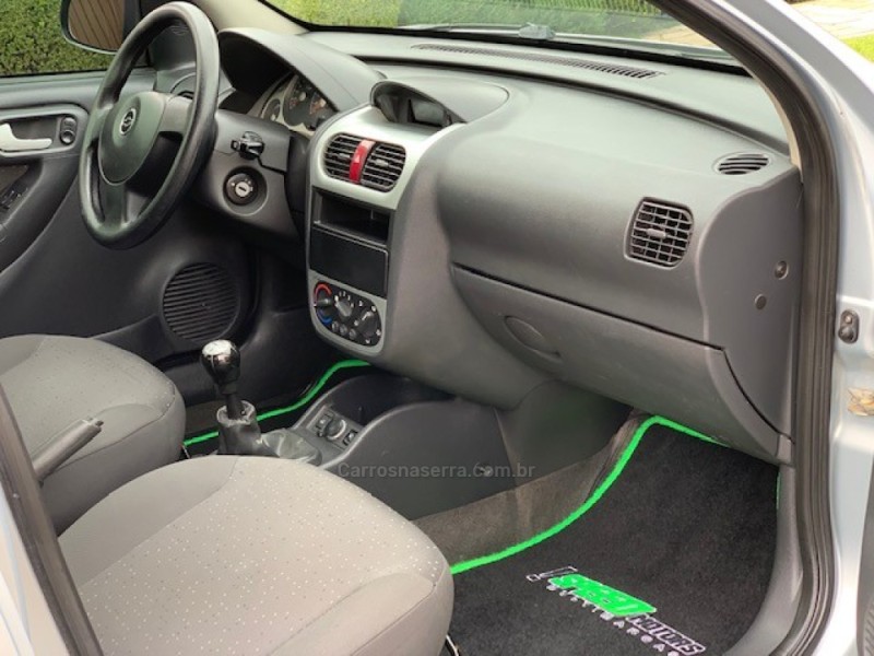 CORSA 1.4 MPFI PREMIUM 8V FLEX 4P MANUAL - 2009 - CAMPO BOM