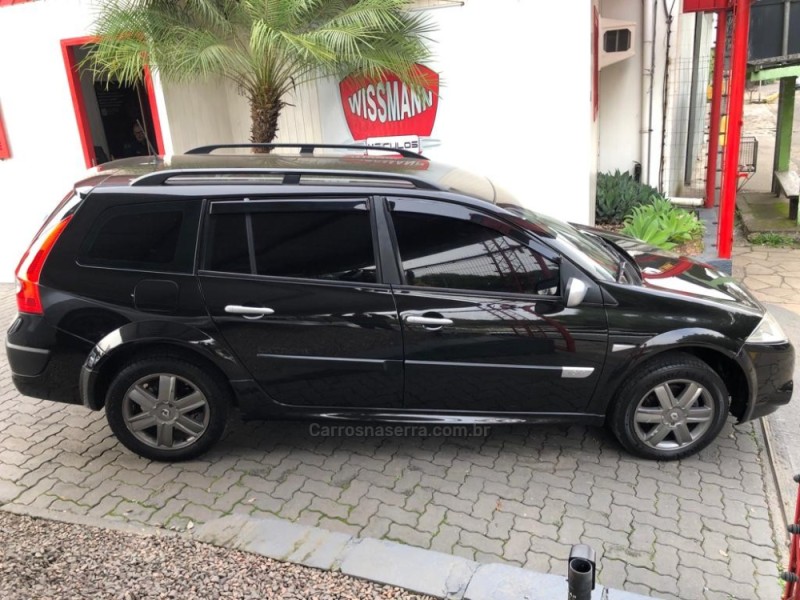 MÉGANE 1.6 EXTREME GRAND TOUR 16V FLEX 4P MANUAL - 2010 - TRêS COROAS