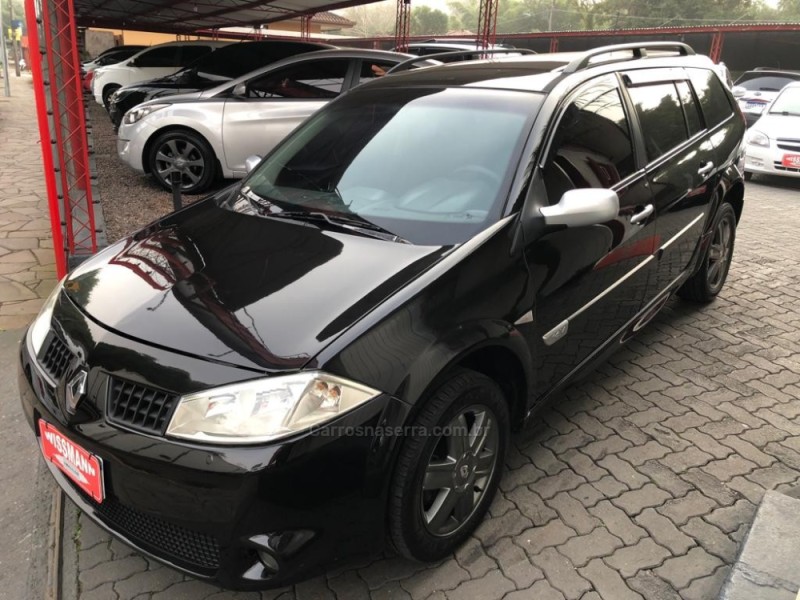 MÉGANE 1.6 EXTREME GRAND TOUR 16V FLEX 4P MANUAL - 2010 - TRêS COROAS