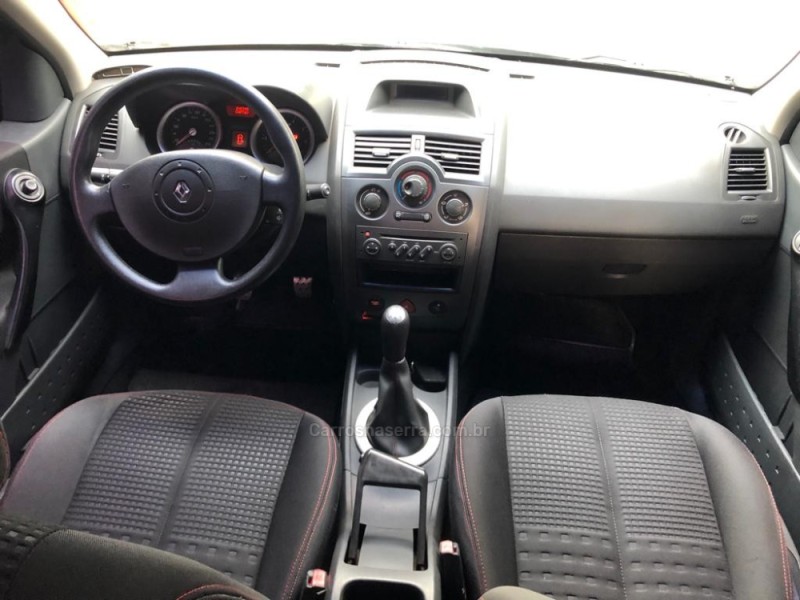 MÉGANE 1.6 EXTREME GRAND TOUR 16V FLEX 4P MANUAL - 2010 - TRêS COROAS