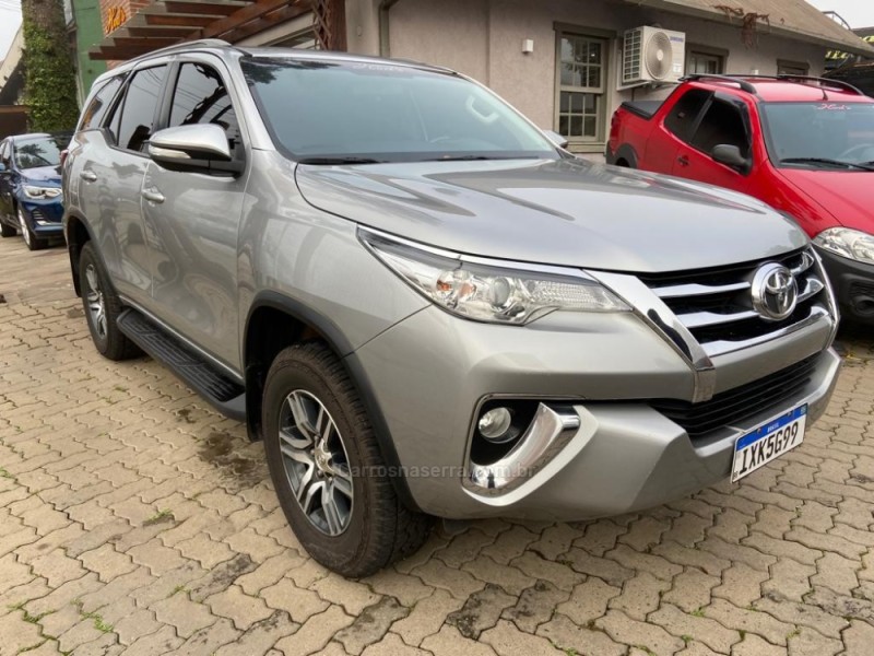 HILUX SW4 2.7 SR 4X2 16V FLEX 4P AUTOMÁTICO - 2017 - CANELA