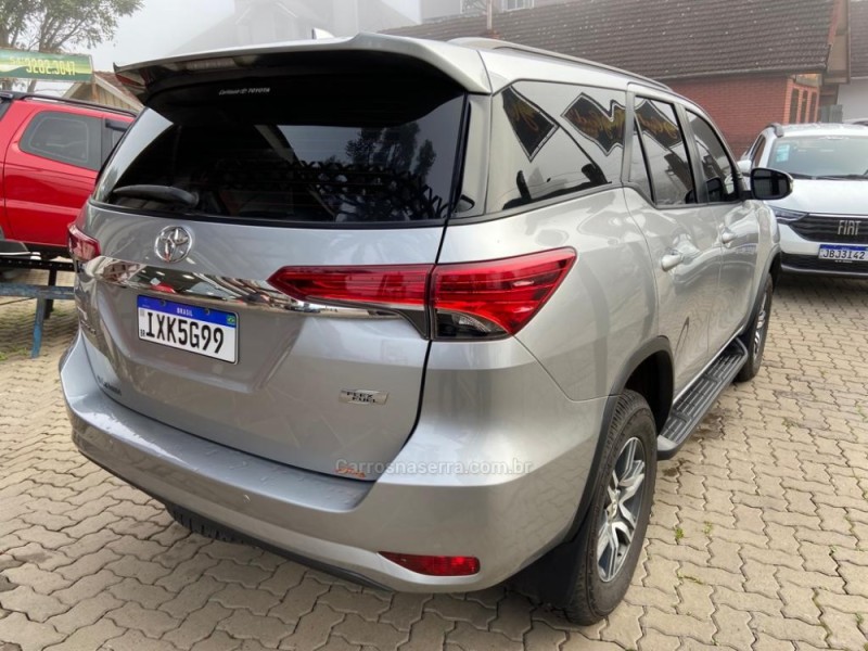 HILUX SW4 2.7 SR 4X2 16V FLEX 4P AUTOMÁTICO - 2017 - CANELA
