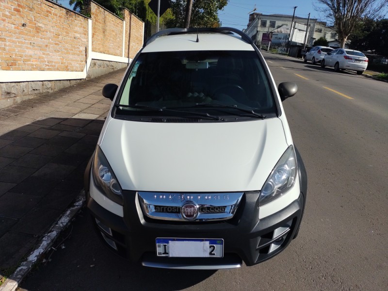 IDEA 1.8 MPI ADVENTURE 16V FLEX 4P MANUAL - 2012 - FARROUPILHA