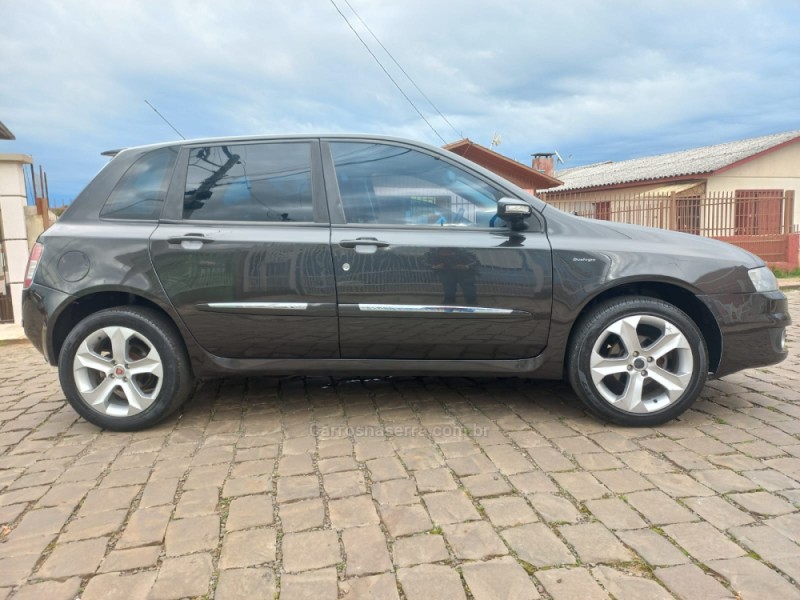 STILO 1.8 MPI SPORTING 8V FLEX 4P MANUAL - 2010 - VACARIA