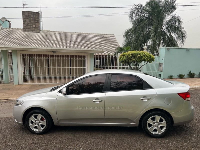 CERATO 1.6 EX2 SEDAN 16V GASOLINA 4P MANUAL - 2010 - CAMPO BOM