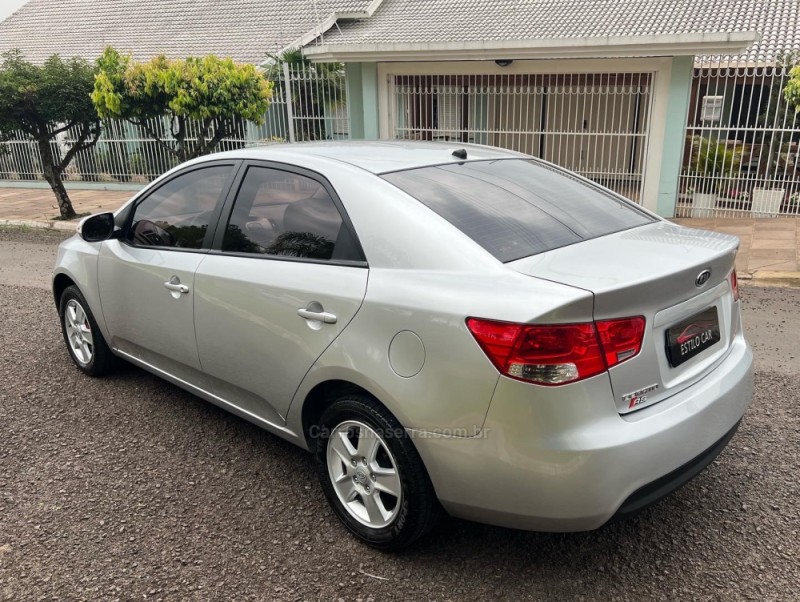 CERATO 1.6 EX2 SEDAN 16V GASOLINA 4P MANUAL - 2010 - CAMPO BOM