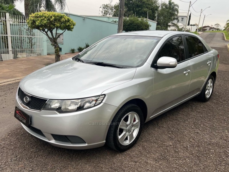 CERATO 1.6 EX2 SEDAN 16V GASOLINA 4P MANUAL - 2010 - CAMPO BOM