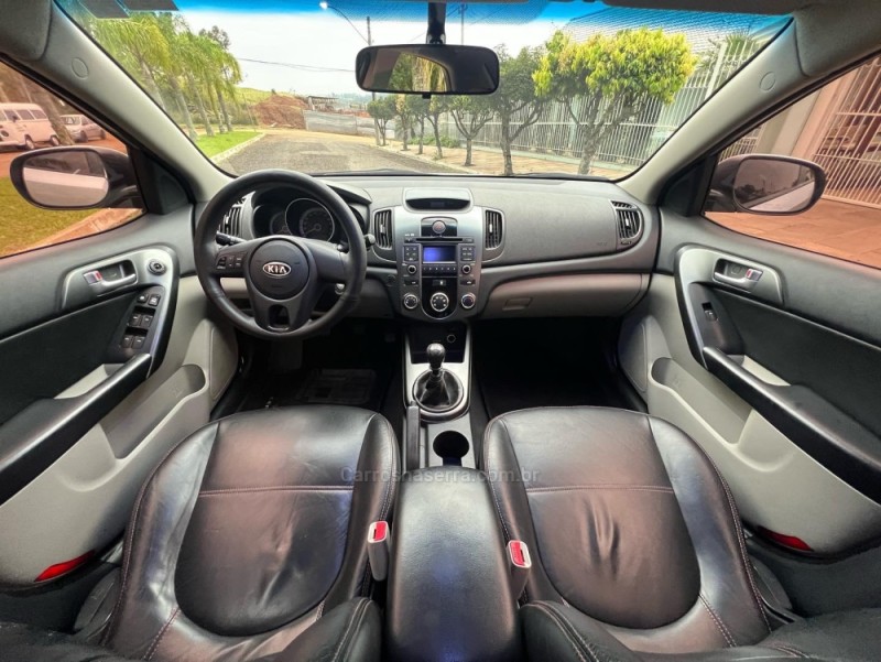 CERATO 1.6 EX2 SEDAN 16V GASOLINA 4P MANUAL - 2010 - CAMPO BOM