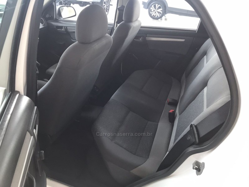 CELTA 1.0 MPFI LT 8V FLEX 4P MANUAL - 2015 - BENTO GONçALVES