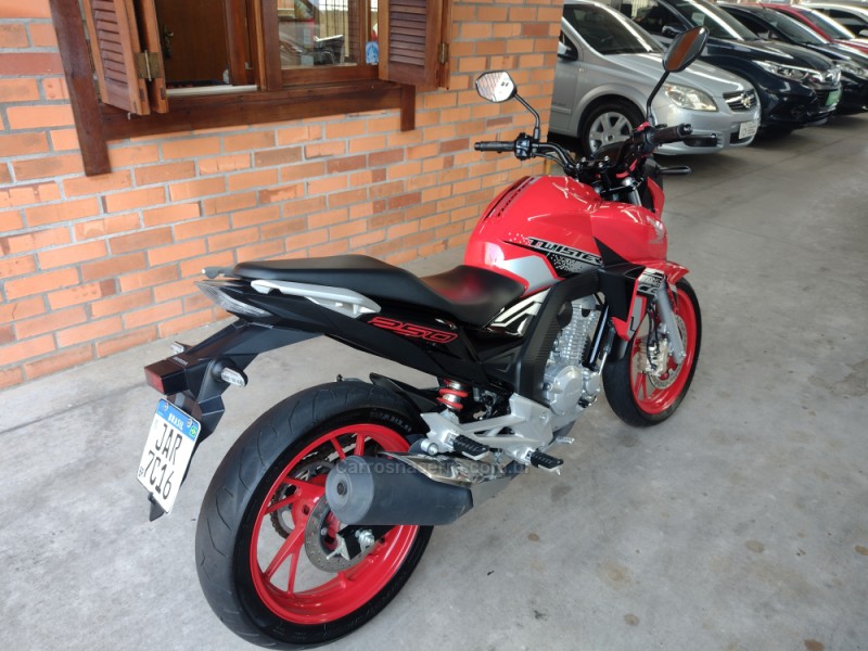 CB 250F TWISTER CBS - 2021 - GARIBALDI