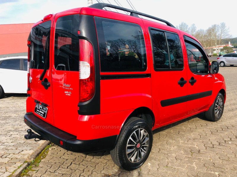 DOBLÓ 1.4 MPI ATTRACTIVE 8V FLEX 4P MANUAL 7 LUGARES - 2013 - DOIS IRMãOS