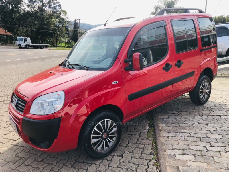 DOBLÓ 1.4 MPI ATTRACTIVE 8V FLEX 4P MANUAL 7 LUGARES - 2013 - DOIS IRMãOS
