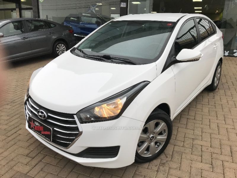 HB20S 1.6 COMFORT PLUS 16V FLEX 4P MANUAL - 2017 - TEUTôNIA