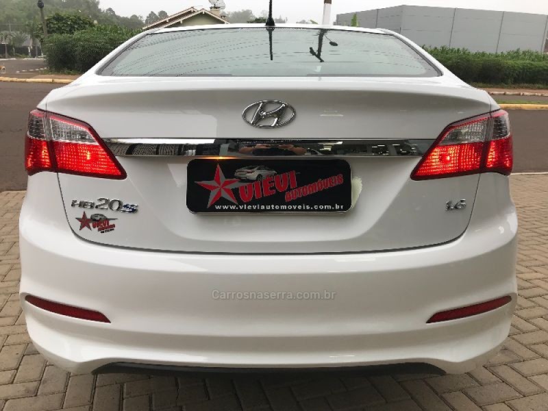 HB20S 1.6 COMFORT PLUS 16V FLEX 4P MANUAL - 2017 - TEUTôNIA