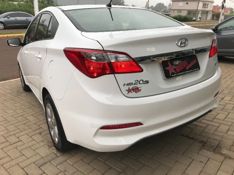 HB20S 1.6 COMFORT PLUS 16V FLEX 4P MANUAL - 2017 - TEUTôNIA