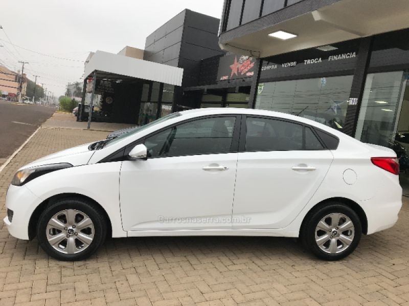 HB20S 1.6 COMFORT PLUS 16V FLEX 4P MANUAL - 2017 - TEUTôNIA