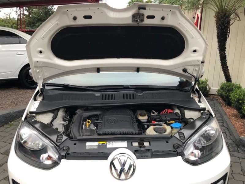 UP 1.0 TSI CROSS 12V FLEX 4P MANUAL - 2017 - TRêS COROAS